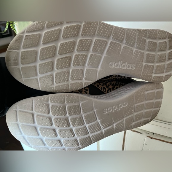 Adidas cloud tennis shoes, black with leopard detail, 11 - Picture 6 of 6